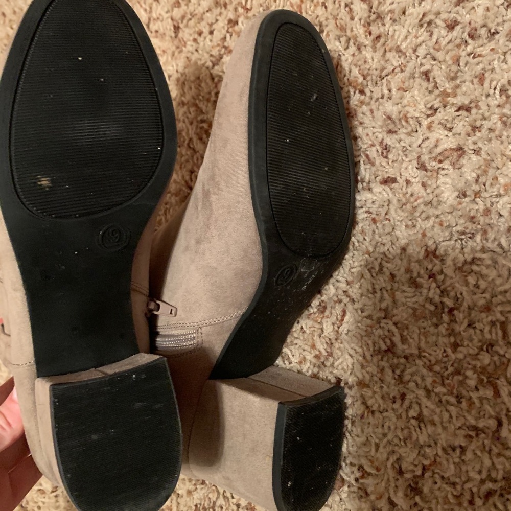 Heeled booties - Picture 2 of 4
